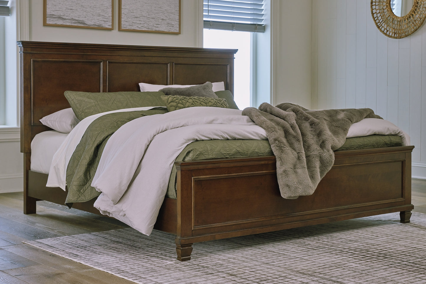 Danabrin  Panel Bed