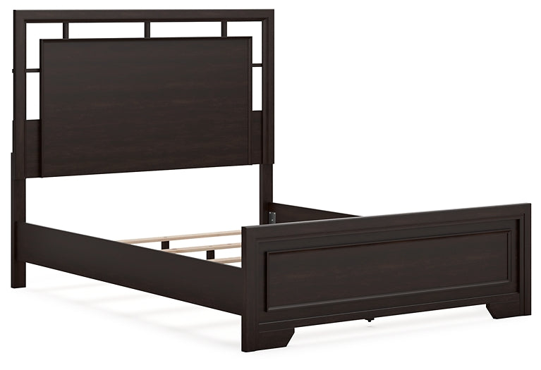 Covetown Queen Panel Bed with Mirrored Dresser