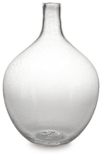 Load image into Gallery viewer, Kurthorne Vase
