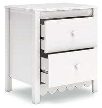 Load image into Gallery viewer, Hallityn Full Panel Headboard with Dresser, Chest and Nightstand
