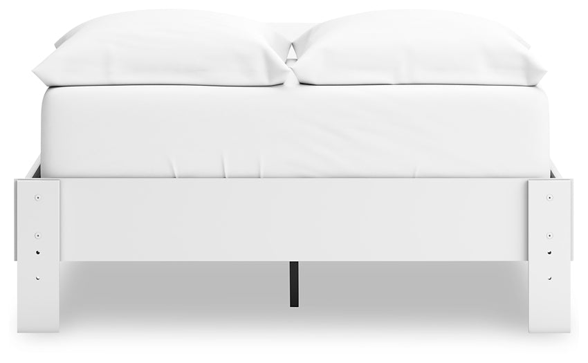 Hallityn  Platform Bed